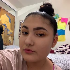 Meet your Posher, Davina